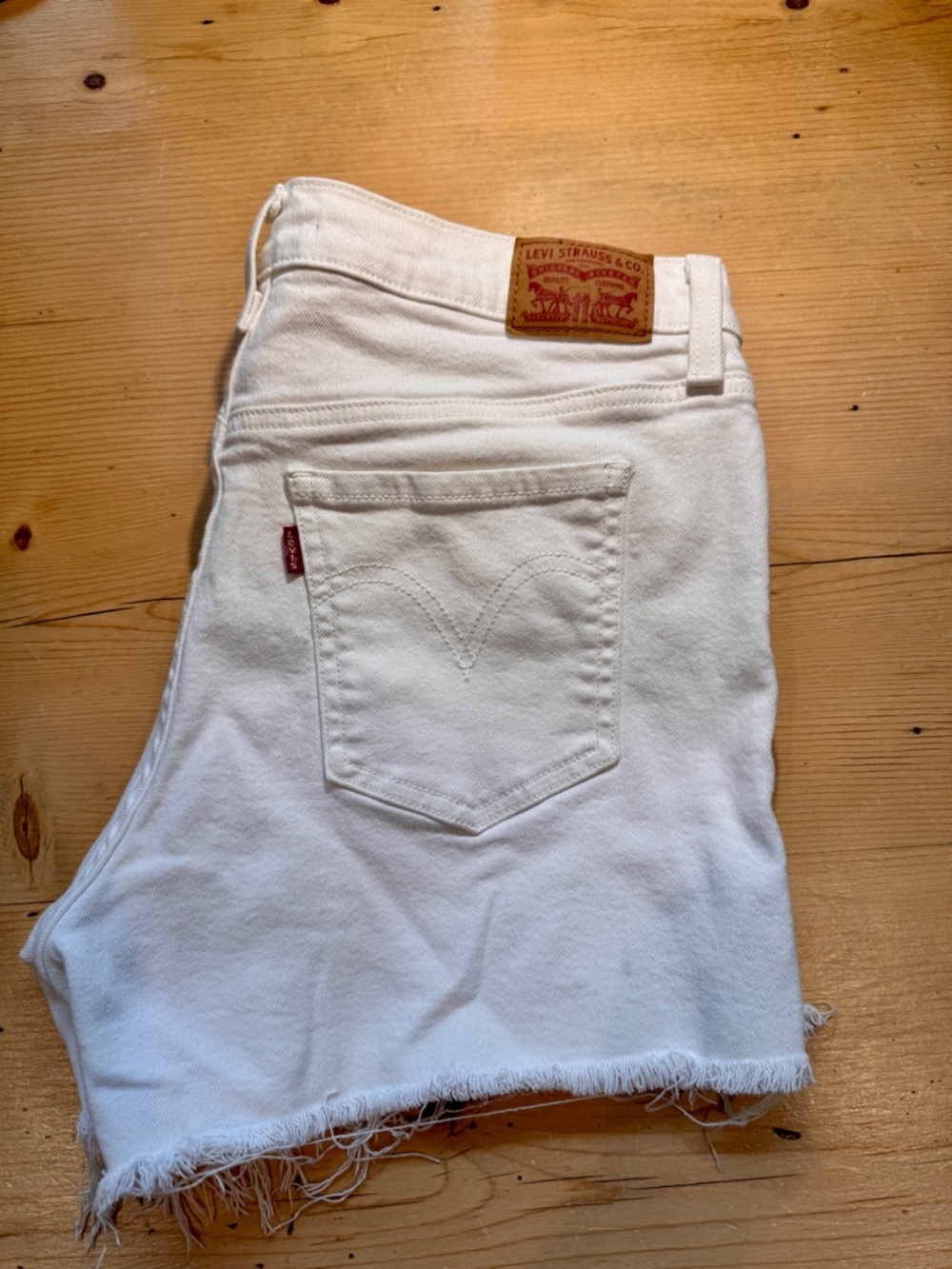 Levi's Shorts Denim White 32 Women Cut-Offs